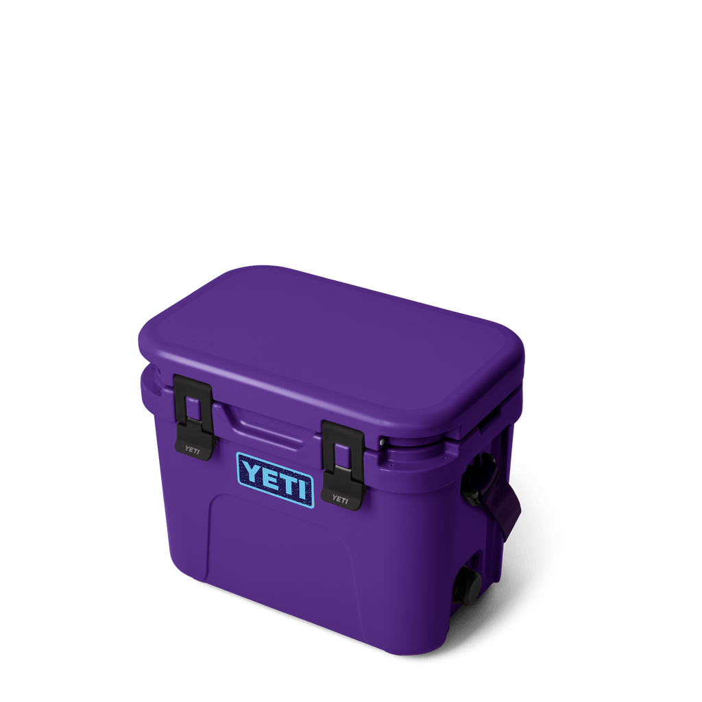Roadie 15 Hard Cooler - Pace Purple/Blue - closed view