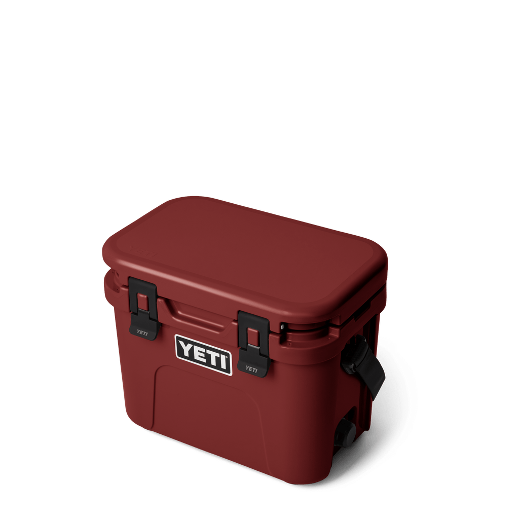 Roadie 15 Hard Cooler - Stag Red - closed view