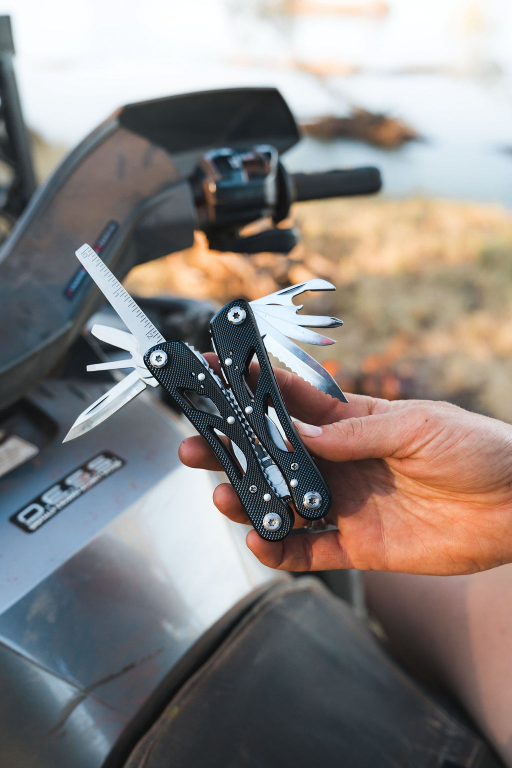 Wildtrak 25 in 1 Multi Function Tool with Pliers - view 11