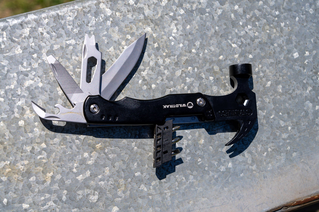 Wildtrak 14 in 1 Multi Function Tool with Hammer and Carry Bag - view 9