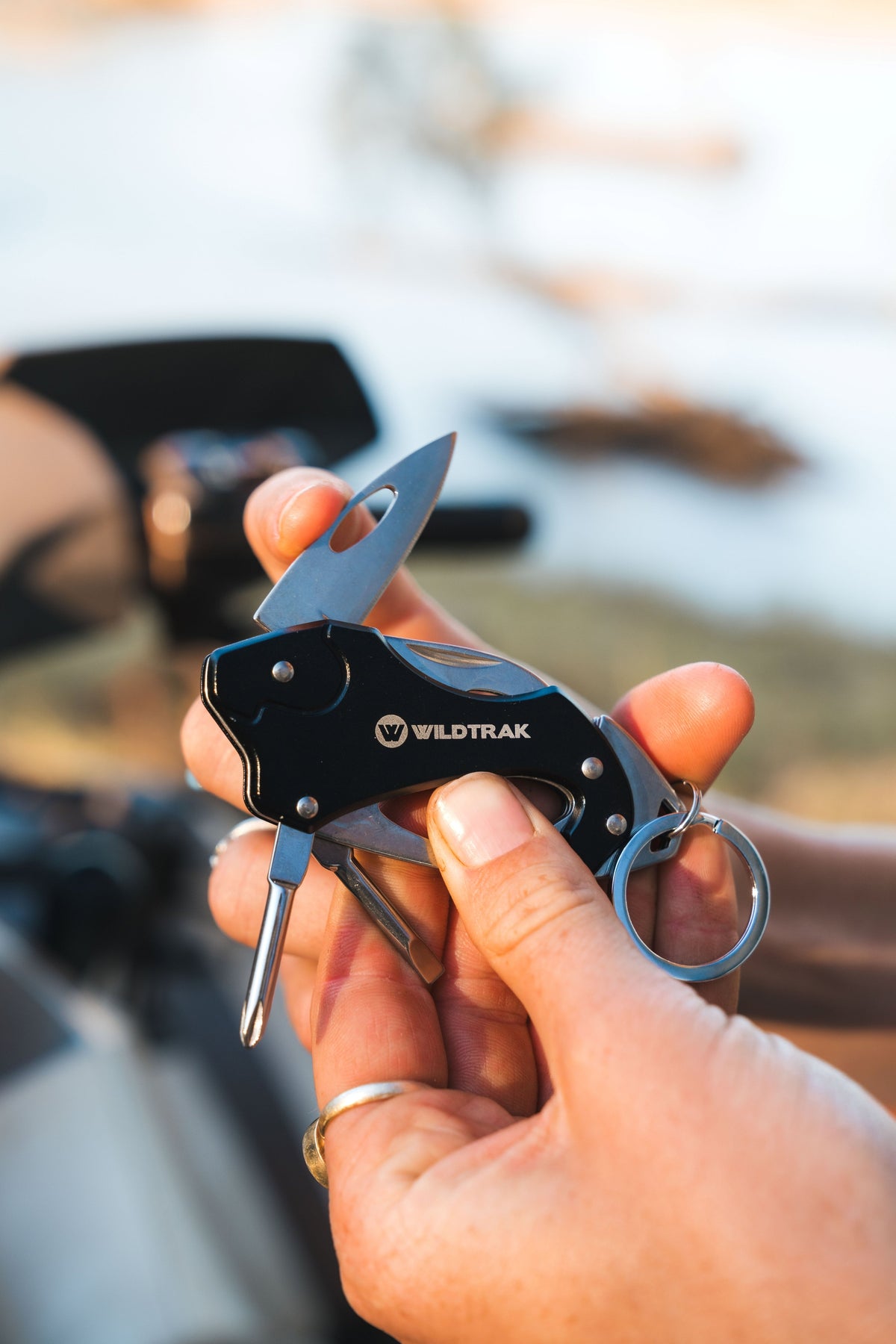 Wildtrak 6 in 1 Multi Function Tool Key Ring with Army Knife - view 10