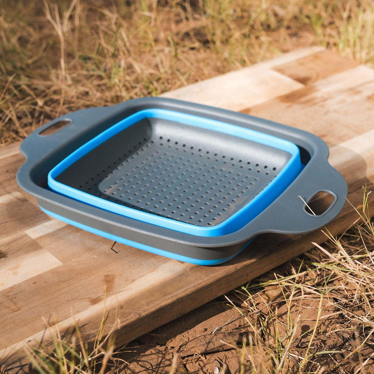Wildtrak Collapsible Strainer with Handles 29x22x8cm - view 3