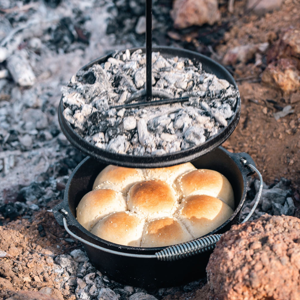Wildtrak 9 Quart Heavy-duty Round Camp Oven with Lip and Handle, Pre-Seasoned - view 4