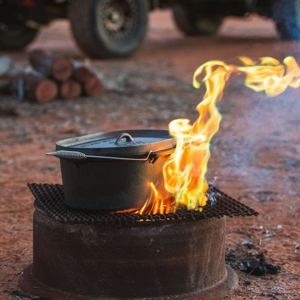 Wildtrak 9.5 Quart Cast-Iron Pre-Seasoned Oval Camp Oven with Lip and Handle - view 5