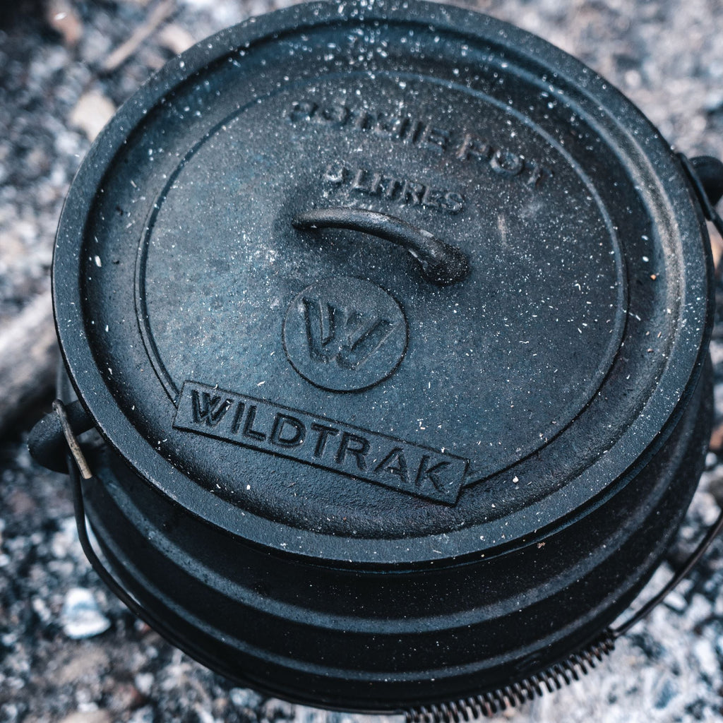 Wildtrak 8L Cast-Iron Pre-Seasoned Potjie Pot with 3 Feet, Spiral Bail Handle, and Wooden Box - view 7