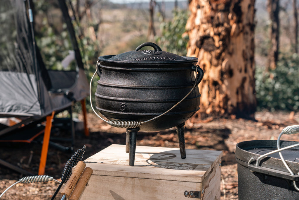Wildtrak 8L Cast-Iron Pre-Seasoned Potjie Pot with 3 Feet, Spiral Bail Handle, and Wooden Box - view 10