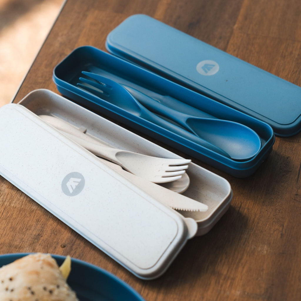 Wildtrak 4 Piece Wheat Straw Cutlery Set in Case - Blue or Beige - view 2