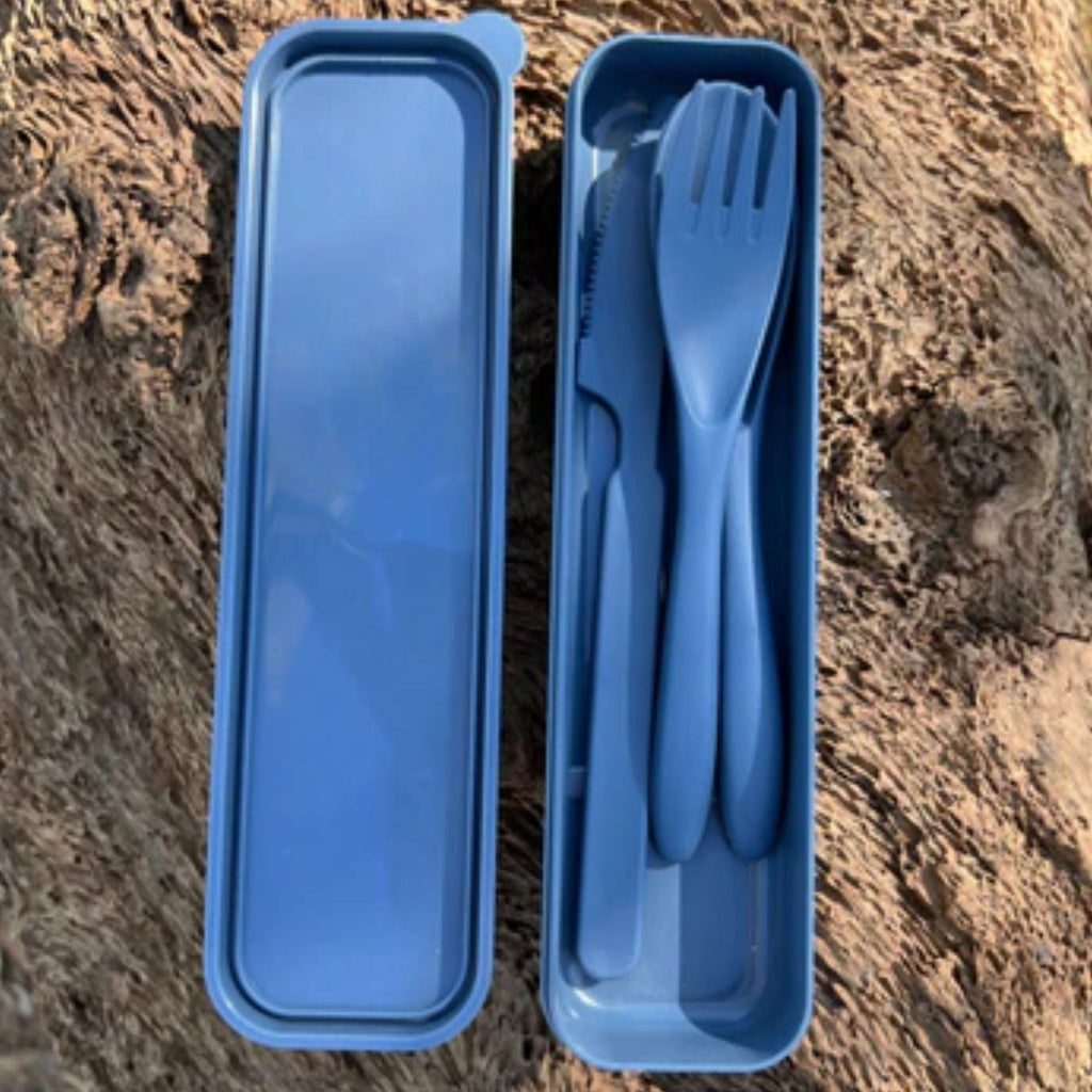 Wildtrak 4 Piece Wheat Straw Cutlery Set in Case - Blue or Beige - view 10