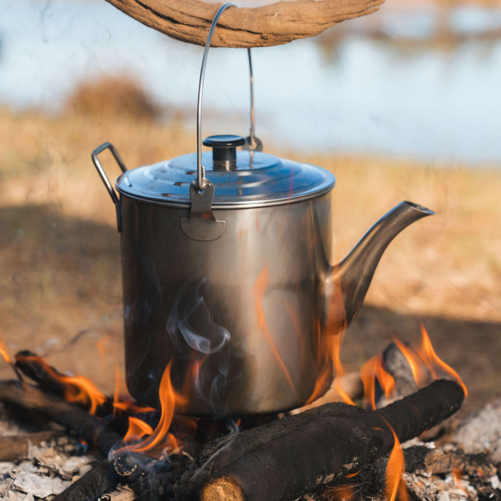 Wildtrak 1.8L Aluminium Billy Teapot with Handle and Lid - view 2