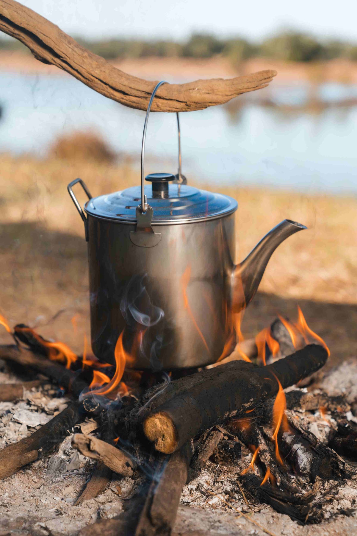 Wildtrak 2.8L Aluminium Billy Teapot with Handle and Lid - view 8