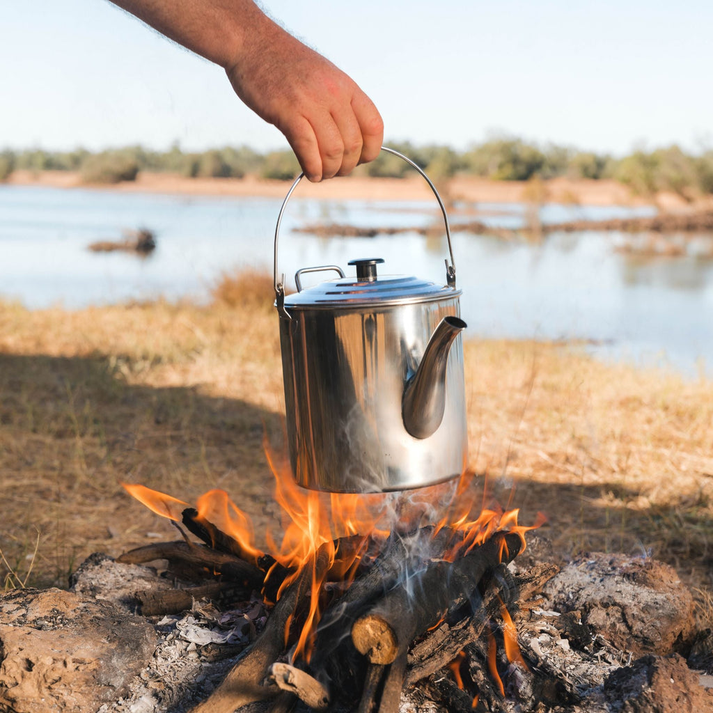 Wildtrak 1.8L Aluminium Billy Teapot with Handle and Lid - view 3
