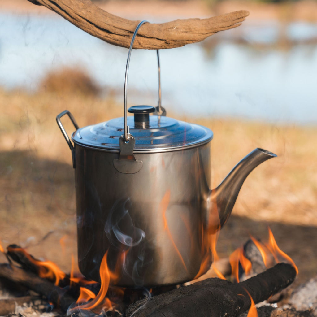 Wildtrak 2.8L Aluminium Billy Teapot with Handle and Lid - view 2