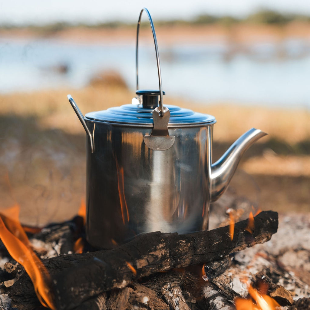 Wildtrak 2.8L Aluminium Billy Teapot with Handle and Lid - view 4