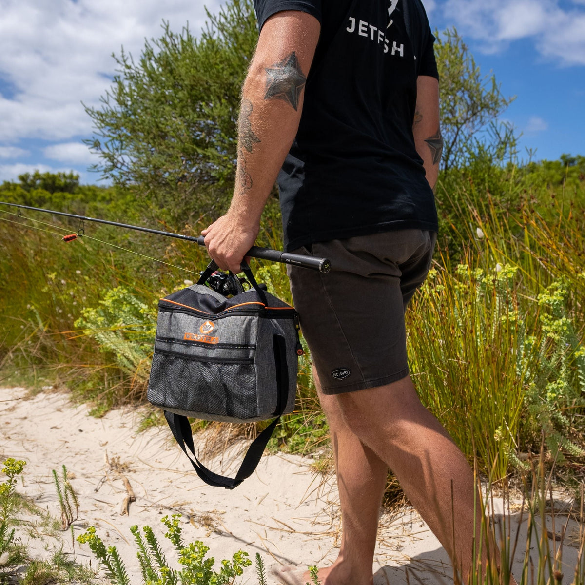 Wildtrak 18 Can Staycool Soft Cooler Bag with Shoulder Strap - view 7