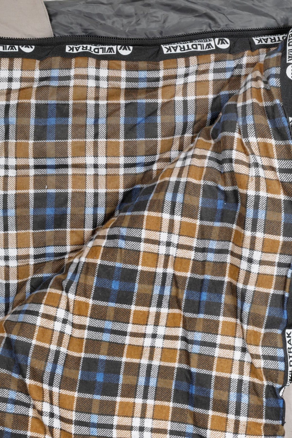 Wildtrak 0°C to +5°C Heavy-duty Pallinup Queen Sleeping Bag, 152 x 200cm - view 27