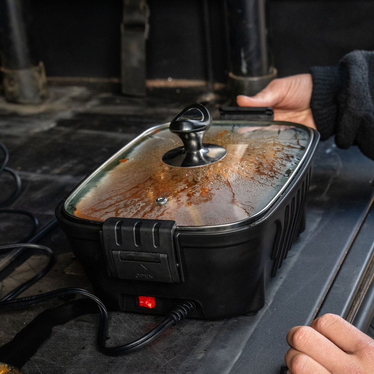 Wildtrak Offroad Portable 12V Roaster Stove 1.9L Electric Cooker - view 2