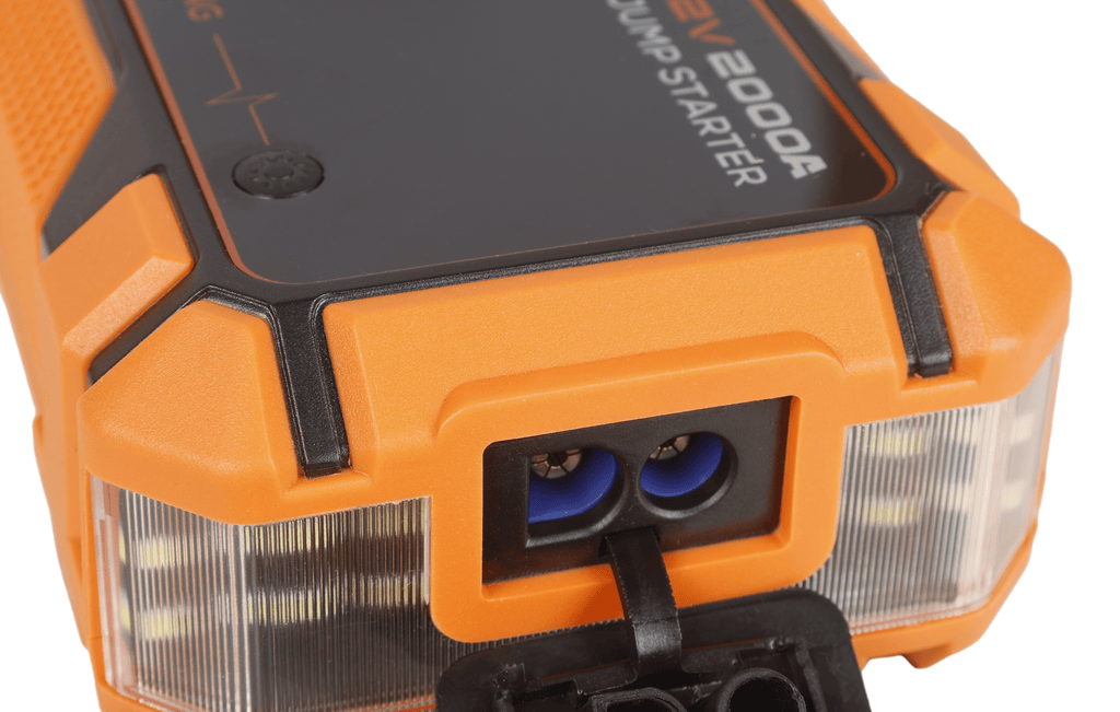 Wildtrak Heavy-Duty 2000A 16KMAH HP Lithium Jump Starter (Petrol & Diesel) - view 34