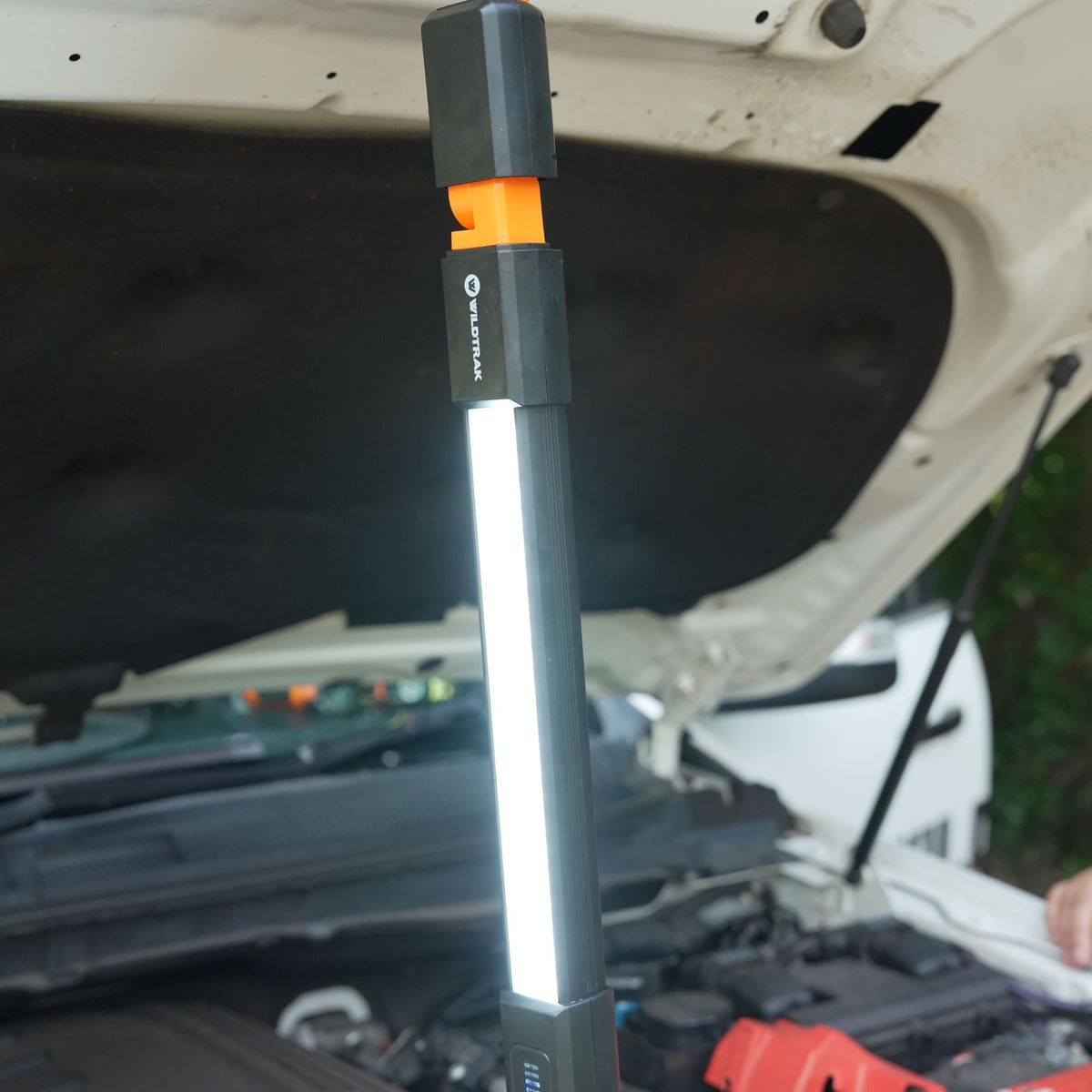 Wildtrak Aluminium Magnetic Under Hood Light 1200L - view 4