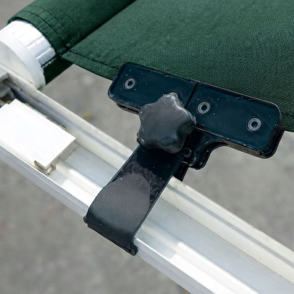 Wildtrak 2pk Deluxe Caravan Awning Deflapper with Velcro Straps - view 3