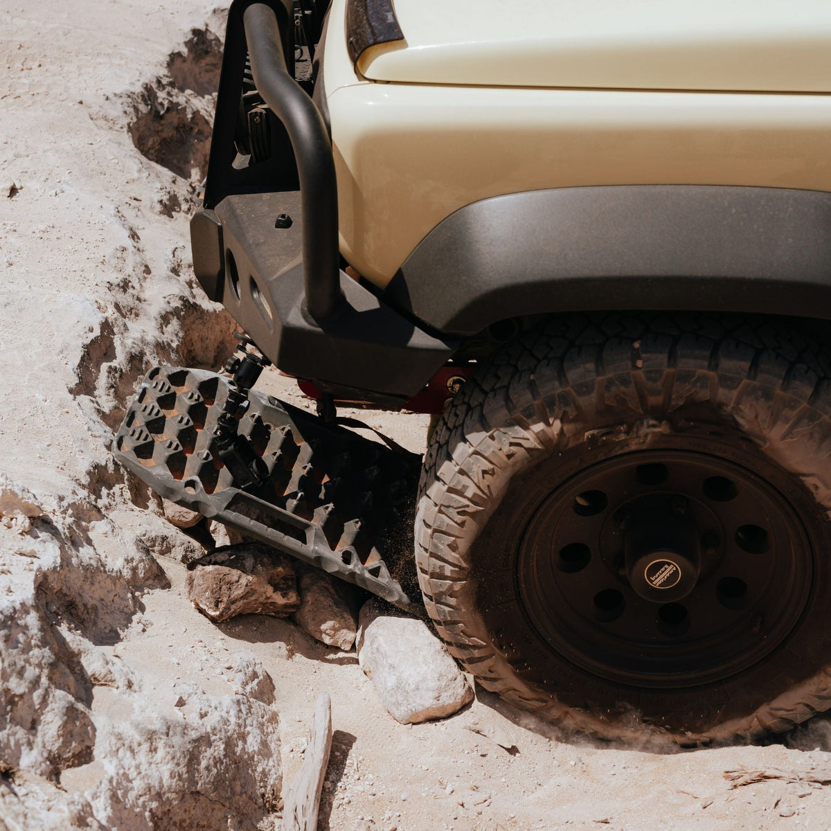 Wildtrak 2 Pack Heavy-Duty Flex Recovery Tracks, UV-Stabilised, 10,000kg, 33 x 103cm - view 8