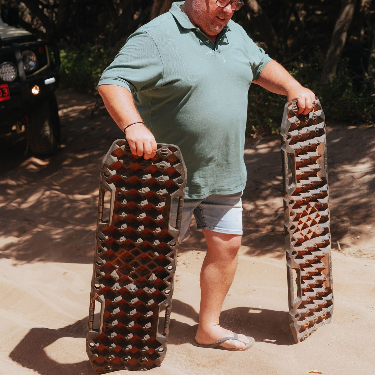Wildtrak 2 Pack Heavy-Duty Flex Recovery Tracks, UV-Stabilised, 10,000kg, 33 x 103cm - view 12
