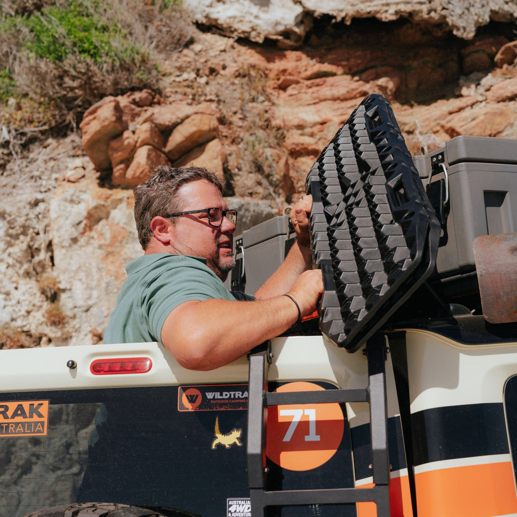 Wildtrak 2 Pack Heavy-Duty Flex Recovery Tracks, UV-Stabilised, 10,000kg, 33 x 103cm - view 10