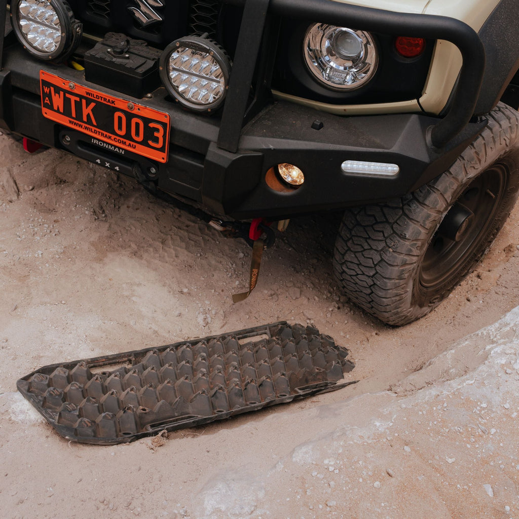 Wildtrak 2 Pack Heavy-Duty Flex Recovery Tracks, UV-Stabilised, 10,000kg, 33 x 103cm - view 11