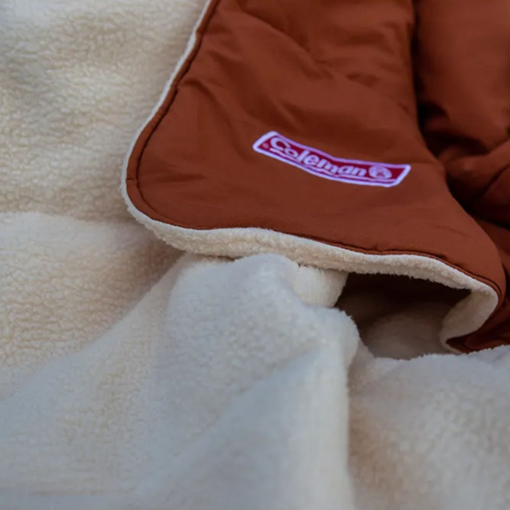 Coleman 0°C Sleeping Bag Single Plush Fleece Blanket, Coletherm, Quilt Construction, 152 x 66 cm - view 3