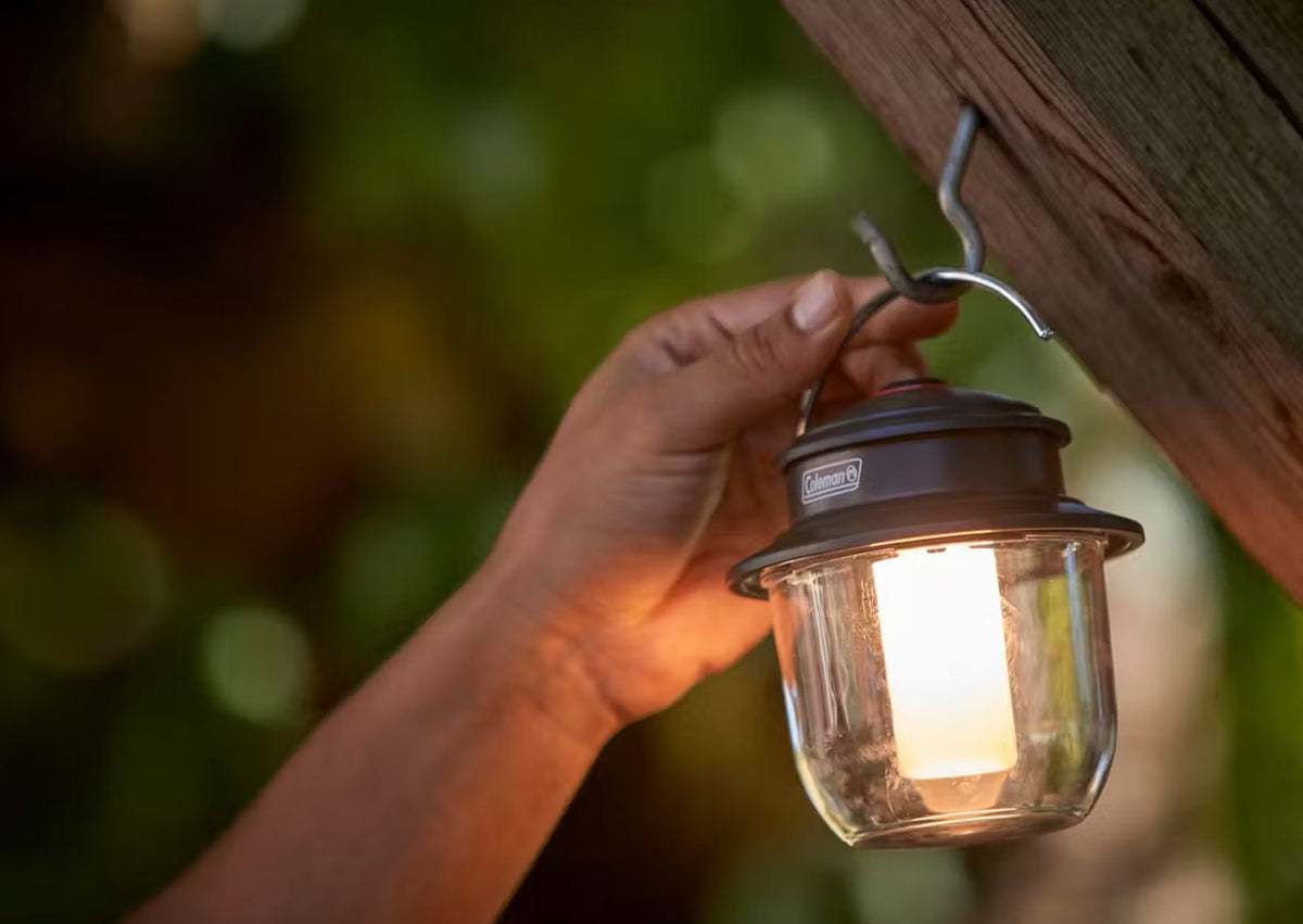 Coleman 400 Lumens Classic Lantern, Rechargeable Lithium Ion, Water Resistant - view 9