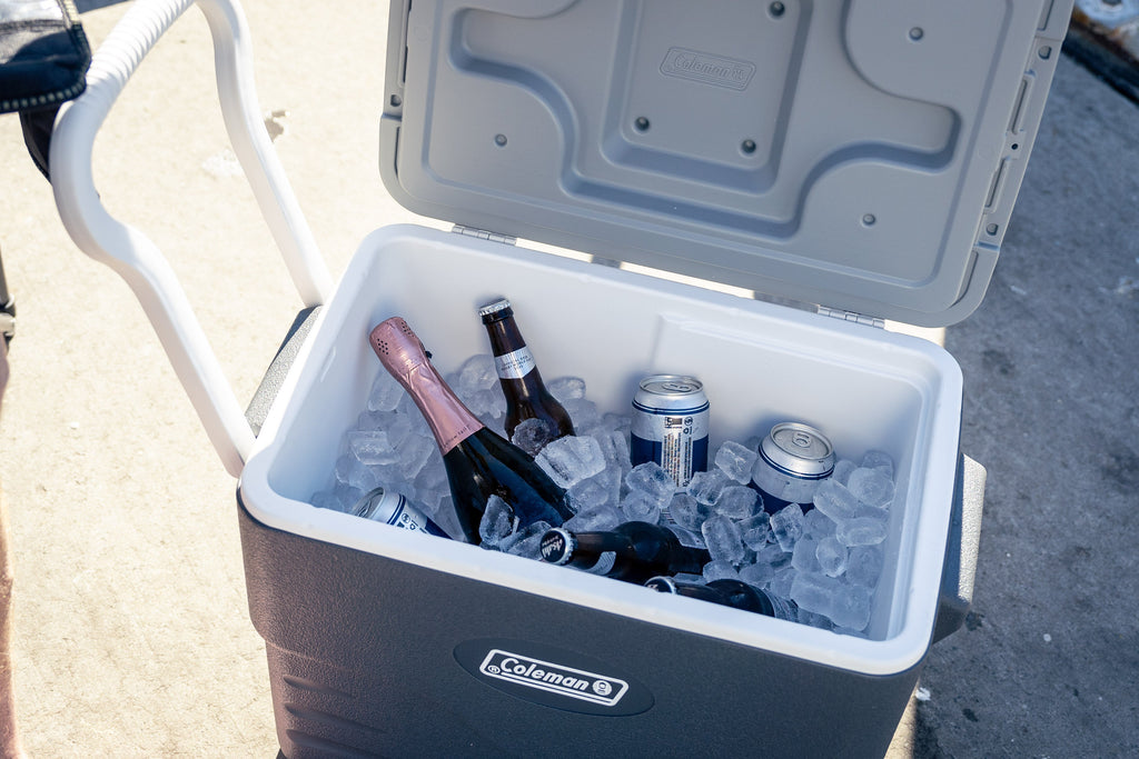 Coleman 38L Extreme Cooler with Heavy-duty Wheels & Towing Handle - view 9