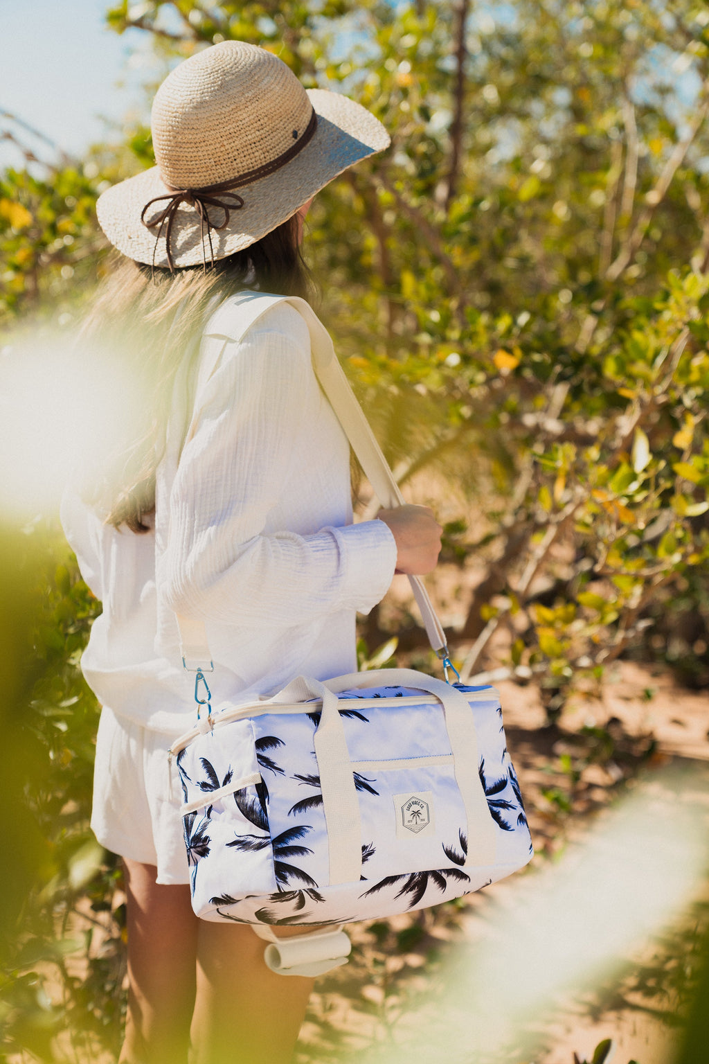Havana 15 Can Deluxe Cooler Bag, Insulated Lining, Removable Shoulder Strap, Storage Pocket - view 2