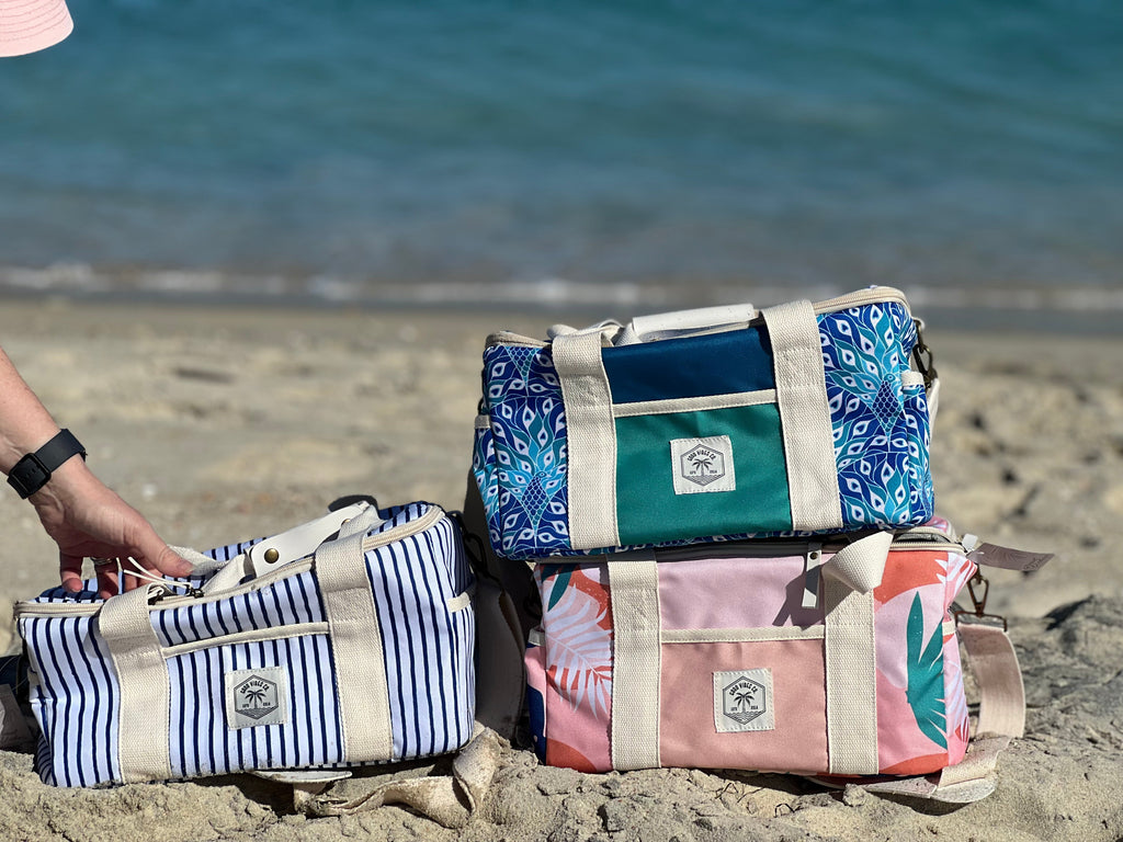 Peacock Paradise 15 Can Deluxe Cooler Bag, Insulated Lining, Removable Shoulder Strap, Storage Pocket - view 5