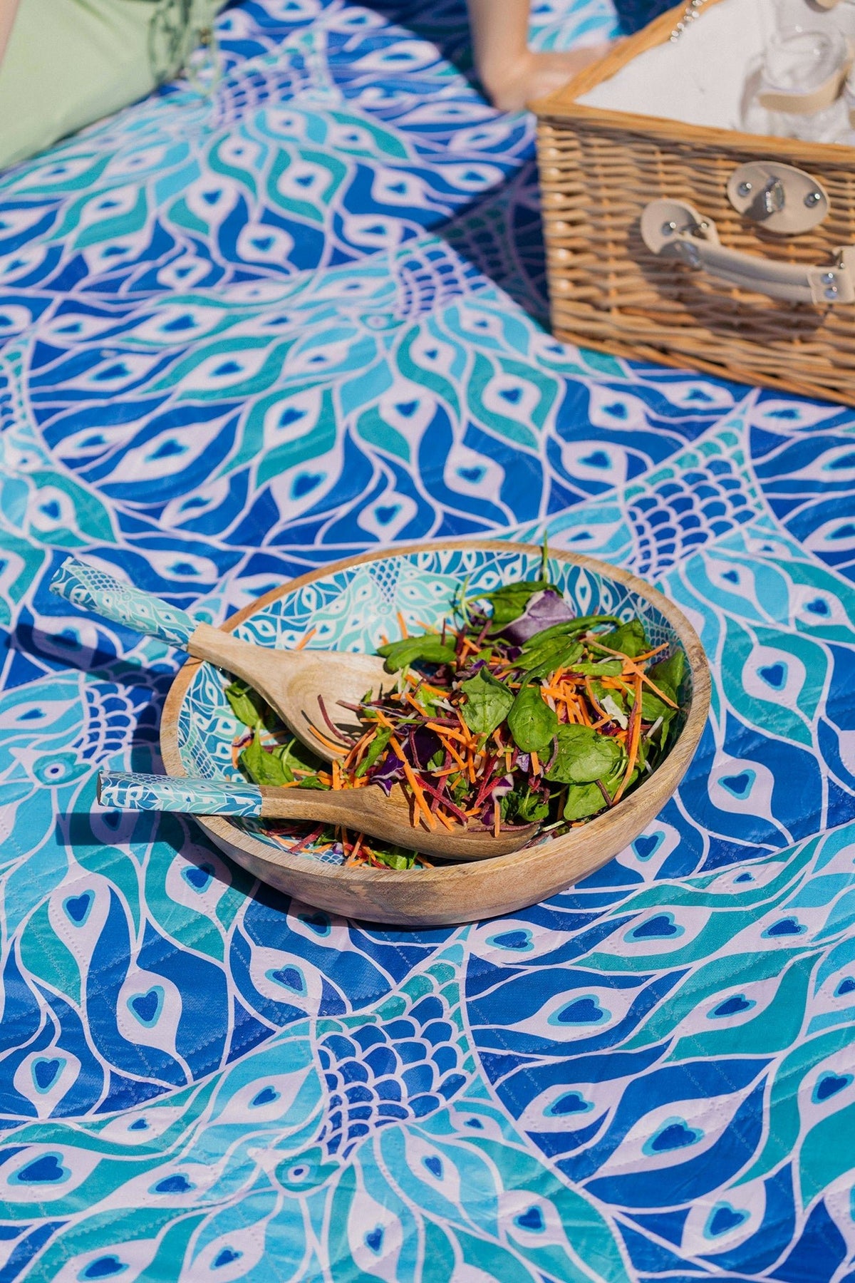 Peacock Paradise 2pc Mango  Salad Servers 24cm - Wood & Enamel - view 2