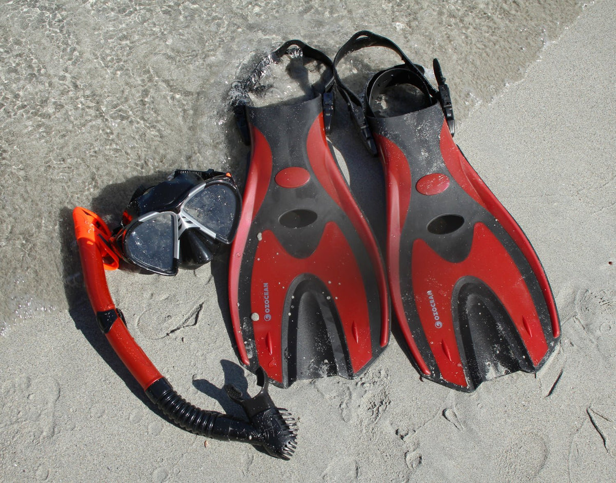 Abrolhos Adult Silicon Mask, Fin and Snorkel Set - Red - view 7