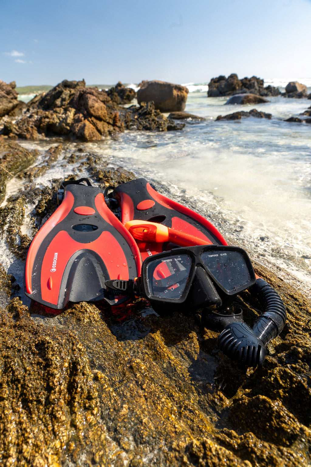 Abrolhos Adult Silicon Mask, Fin and Snorkel Set - Red - view 2