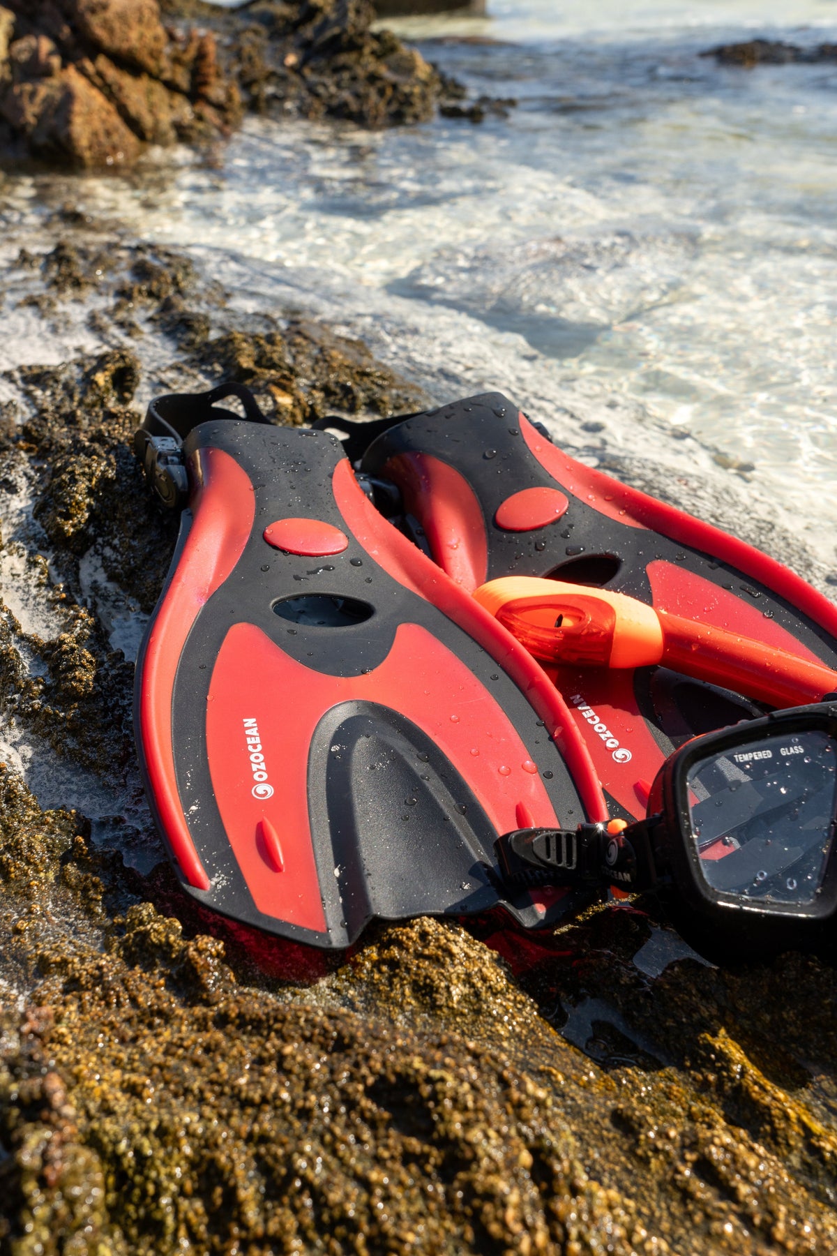 Abrolhos Adult Silicon Mask, Fin and Snorkel Set - Red - view 6