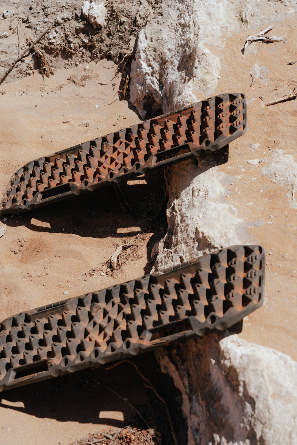 Wildtrak 2 Pack Heavy-Duty Flex Recovery Tracks, UV-Stabilised, 10,000kg, 33 x 103cm - view 16