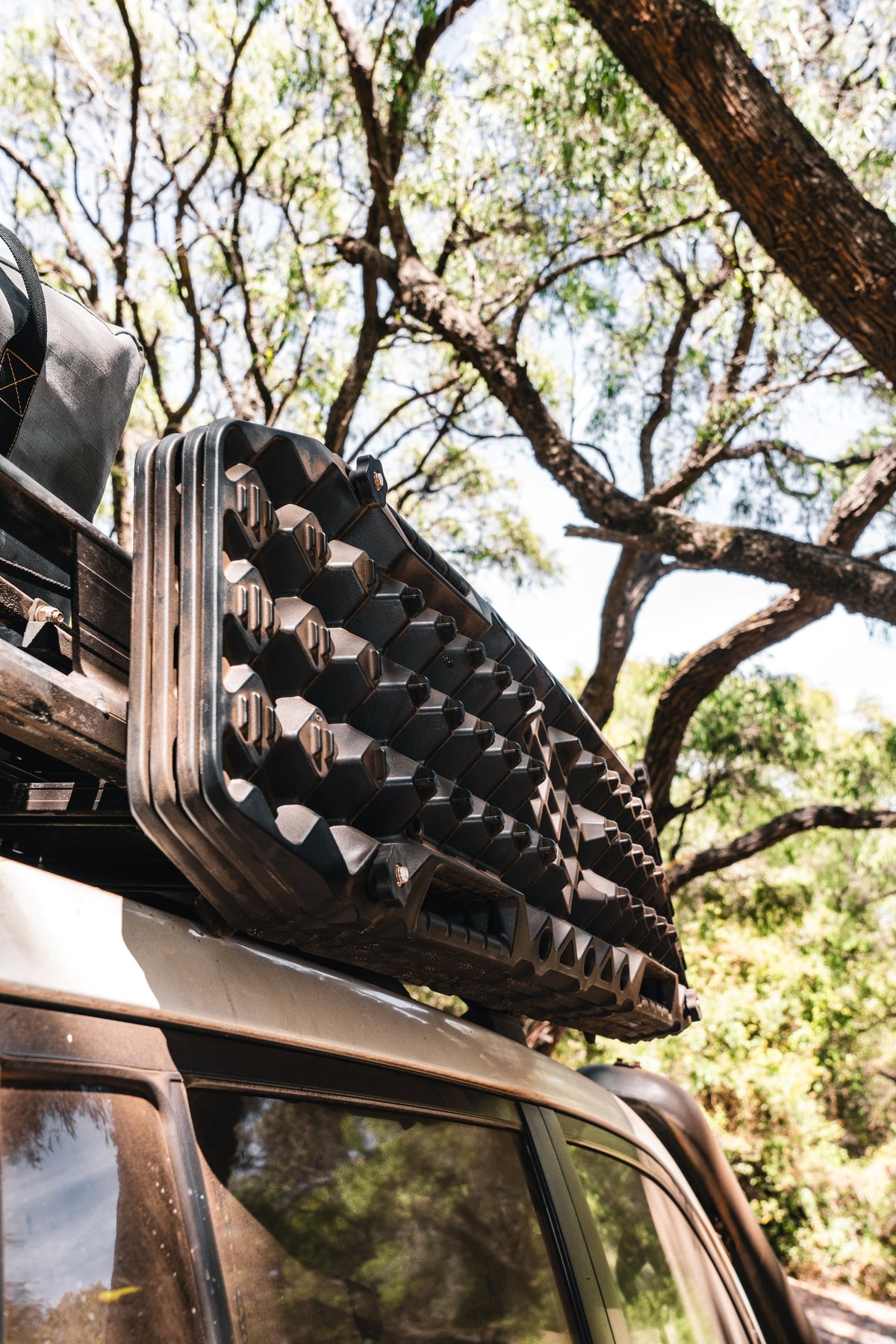 Wildtrak 2 Pack Heavy-Duty Flex Recovery Tracks, UV-Stabilised, 10,000kg, 33 x 103cm - view 18
