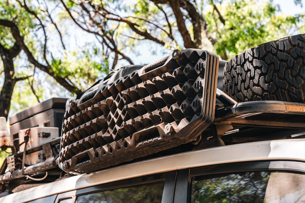Wildtrak 2 Pack Heavy-Duty Flex Recovery Tracks, UV-Stabilised, 10,000kg, 33 x 103cm - view 15