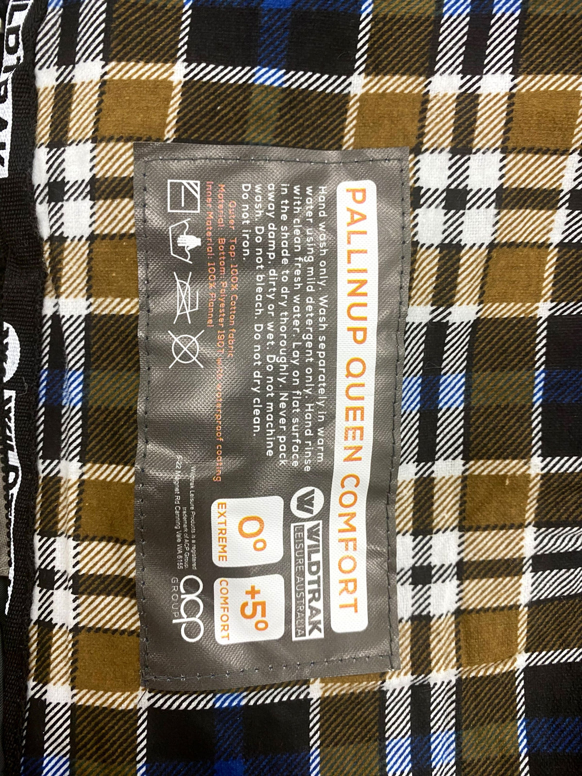 Wildtrak 0°C to +5°C Heavy-duty Pallinup Queen Sleeping Bag, 152 x 200cm - view 18