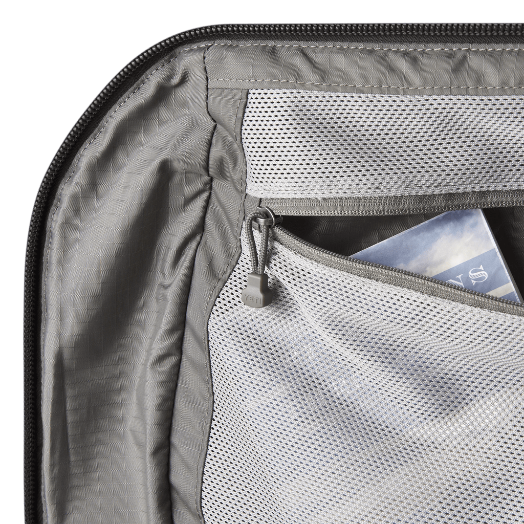 Crossroads 40L Duffel - Black v1 - detail