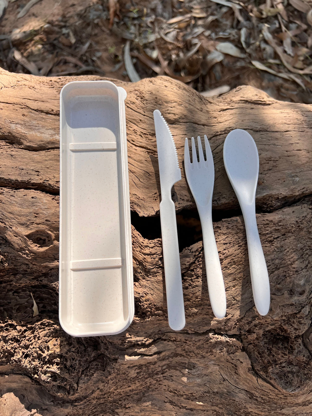 Wildtrak 4 Piece Wheat Straw Cutlery Set in Case - Blue or Beige - view 19